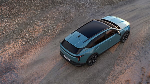 Dacia Striker - toit panoramique